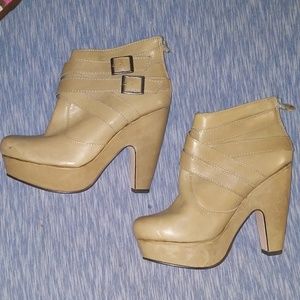 Seychelles Theory Ankle Boot
